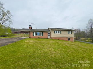 2348 W Lenoir Dr, Lenoir, NC 28645