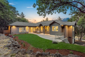 6734 Coopers Hawk Rd, Klamath Falls, OR 97601