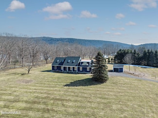 11 East Rd, Richmond, MA 01254