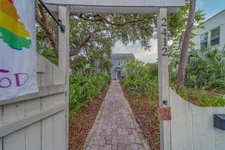 2412 Burlington Ave N, Saint Petersburg, FL 33713