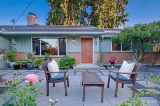 1825 N 199th St, Shoreline, WA 98133