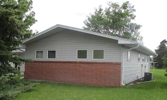 924 N Elm St, Gordon, NE 69343