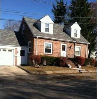 19 Willis St, Dedham, MA 02026