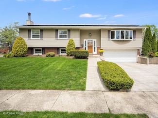 1581 Indian Hill Ave, Hanover Park, IL 60133