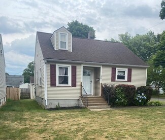 138 Standish Rd, Rochester, NY 14626