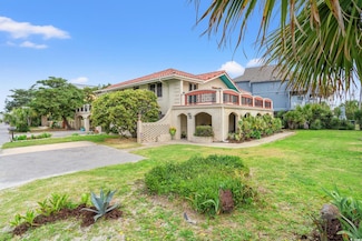 807 N Waccamaw Dr, Murrells Inlet, SC 29576