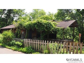 49 S Serpentine Ave, Hot Springs, NC 28743
