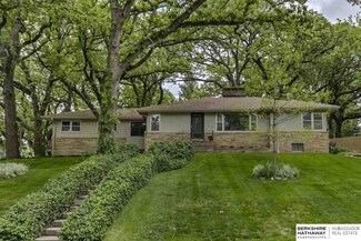 7617 Belmont Dr, Omaha, NE 68127