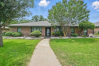 1020 Auburn Dr, Arlington, TX 76012