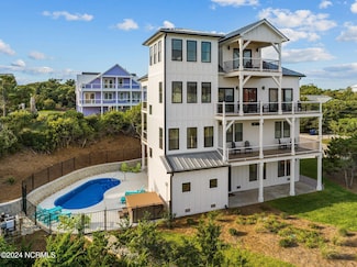 101 Melaine St, Emerald Isle, NC 28594