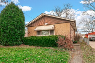 10012 S 52nd Ave, Oak Lawn, IL 60453