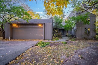 1607 Thornwood Rd, West Des Moines, IA 50265