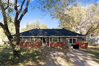 106 Helen St, Excelsior Springs, MO 64024