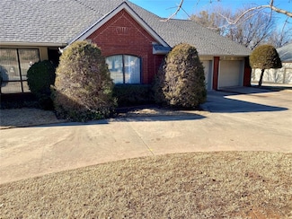 1813 Crossbow, Edmond, OK 73034