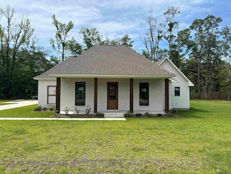 7210 Riverbank Dr, Denham Springs, LA 70706
