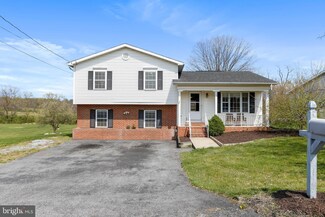 390 Evans Run Dr, Martinsburg, WV 25405