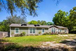 748 Phillips Dr, Freeport, FL 32439