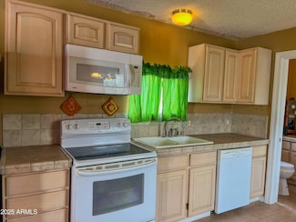 3239 Palo Verde Ln, Golden Valley, AZ 86413