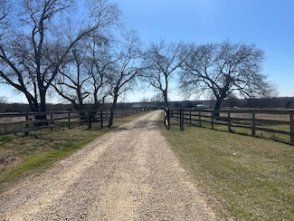 694 Gilliam Rd, Bells, TX 75414