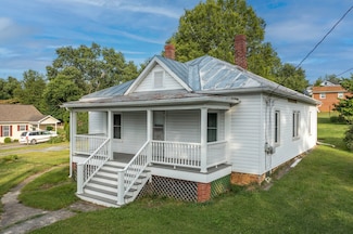 214 Walker St, Lexington, VA 24450