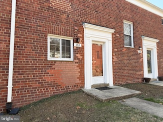 3316 Martha Custis Dr, Alexandria, VA 22302