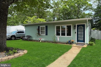 213 Laurel Dr, Bayville, NJ 08721