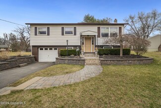8 Kaine Dr, Albany, NY 12203