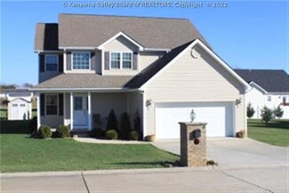 40 Prado Dr, Hurricane, WV 25526