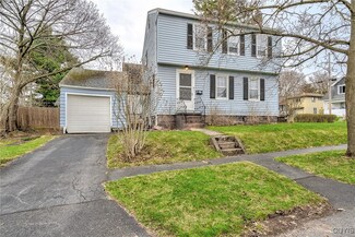 418 Kenwick Dr, Syracuse, NY 13208