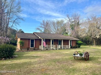 7667 Kershaw Rd, Arapahoe, NC 28510