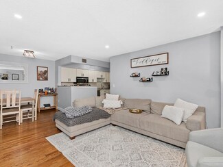 106 13th St Unit 107, Charlestown, MA 02129