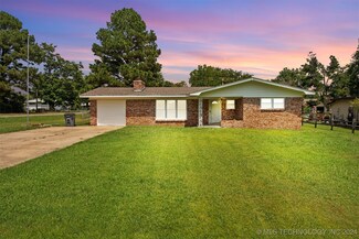 1201 SE 11th St, Wagoner, OK 74467