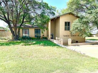1201 Ebeling Dr, Plainview, TX 79072