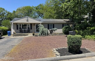 2425 Huckleberry Rd, Manchester, NJ 08759