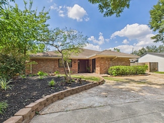 2432 Chimney Rock Rd, Houston, TX 77056