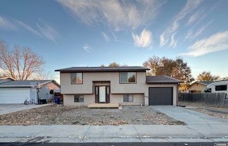 501 Peak Dr, Riverton, WY 82501