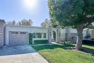 5394 Paseo Del Lago W Unit B, Laguna Woods, CA 92637