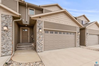 4215 N Knob Hill Ct, Sioux Falls, SD 57107