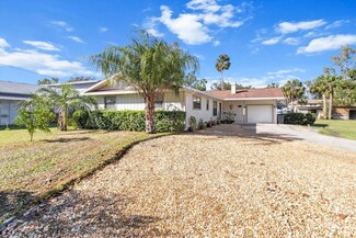 1622 SE 2nd Ct, Crystal River, FL 34429