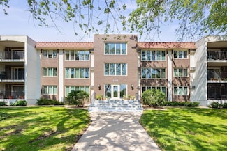 4401 Parklawn Ave Unit 201W, Edina, MN 55435