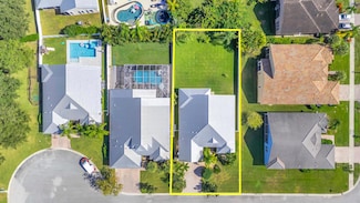 302 NW Westover Ct, Port Saint Lucie, FL 34986