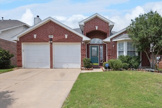 6808 Day Dr, Fort Worth, TX 76132