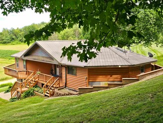 27427 Barnett Ln, Lone Rock, WI 53556