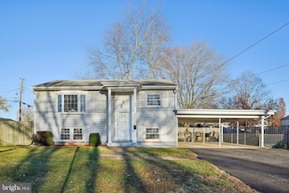 7807 Woodstock St, Manassas, VA 20109