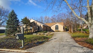 2025 Old Falls Dr, Vandalia, OH 45377
