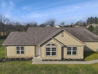 681 Woods Edge Ln, Newark, OH 43055