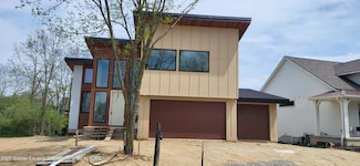 16925 Willowbrook Dr, Haslett, MI 48840