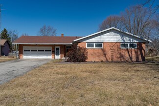 606 E North St, Le Roy, IL 61752