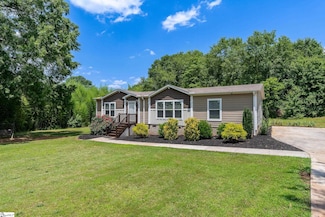 8 Mandalay Ct, Pelzer, SC 29669