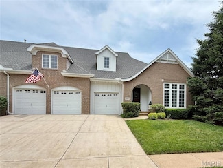 1967 Chesterfield Ridge Cir, Chesterfield, MO 63017